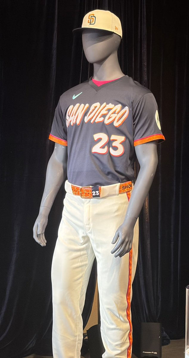 Here it is … The @padres City Connect 2.0
#SanDiego #CityConnect #ForTheFaithful #FriaredUp