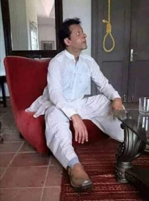 Chpshakir's tweet photo. ابھی نحوست کو صرف بند کیا ہوا ہے تو پاکستان کو اس قدر رفعتیں مل رہی ہیں، سوچیں اگر لٹکایا ہوتا تو کیا ہوتا؟؟☠️💀 https://t.co/Mo6LbH6eXl