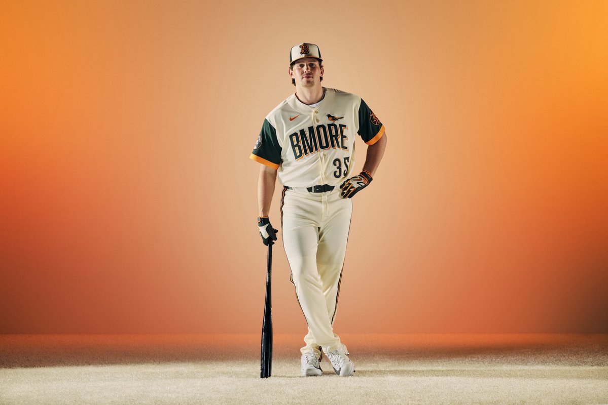 BenVerlander's tweet image. 🚨Baltimore Orioles new City Connect🚨

• Camden Yards-inspired details (clock, plaques, ironwork)

• “BMORE” wordmark with perched Oriole bird

• Vintage “B” nod to 1890s Baltimore club