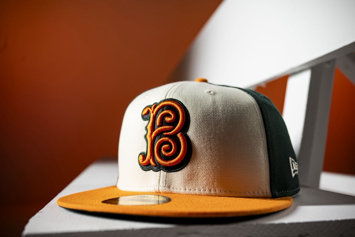 BenVerlander's tweet image. 🚨Baltimore Orioles new City Connect🚨

• Camden Yards-inspired details (clock, plaques, ironwork)

• “BMORE” wordmark with perched Oriole bird

• Vintage “B” nod to 1890s Baltimore club