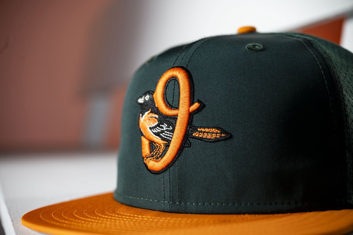 BenVerlander's tweet image. 🚨Baltimore Orioles new City Connect🚨

• Camden Yards-inspired details (clock, plaques, ironwork)

• “BMORE” wordmark with perched Oriole bird

• Vintage “B” nod to 1890s Baltimore club