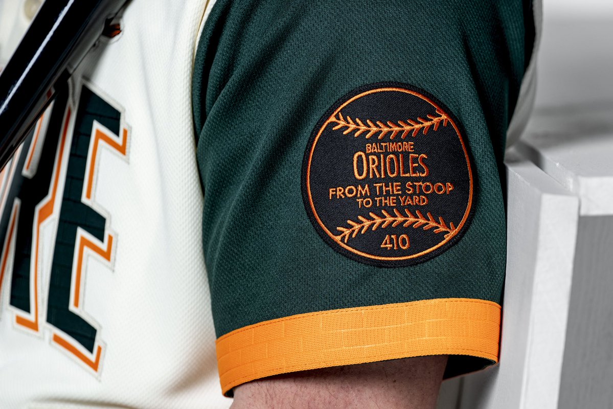 BenVerlander's tweet image. 🚨Baltimore Orioles new City Connect🚨

• Camden Yards-inspired details (clock, plaques, ironwork)

• “BMORE” wordmark with perched Oriole bird

• Vintage “B” nod to 1890s Baltimore club