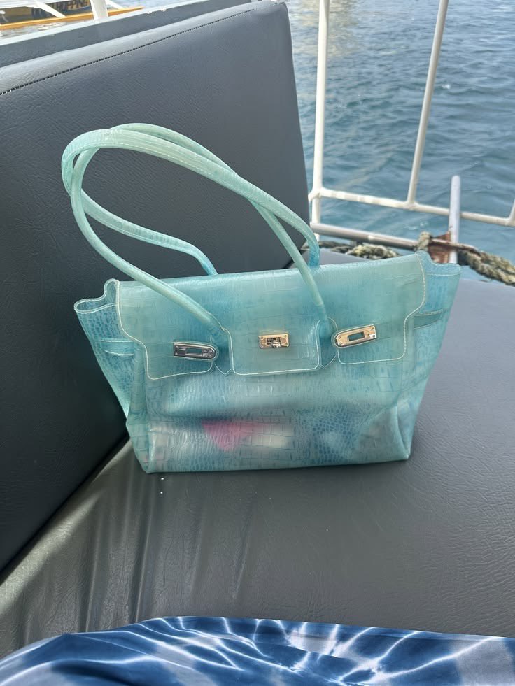 𝐏𝐢𝐧𝐤 𝐠𝐥𝐢𝐭𝐭𝐞𝐫 🎀 tweet media