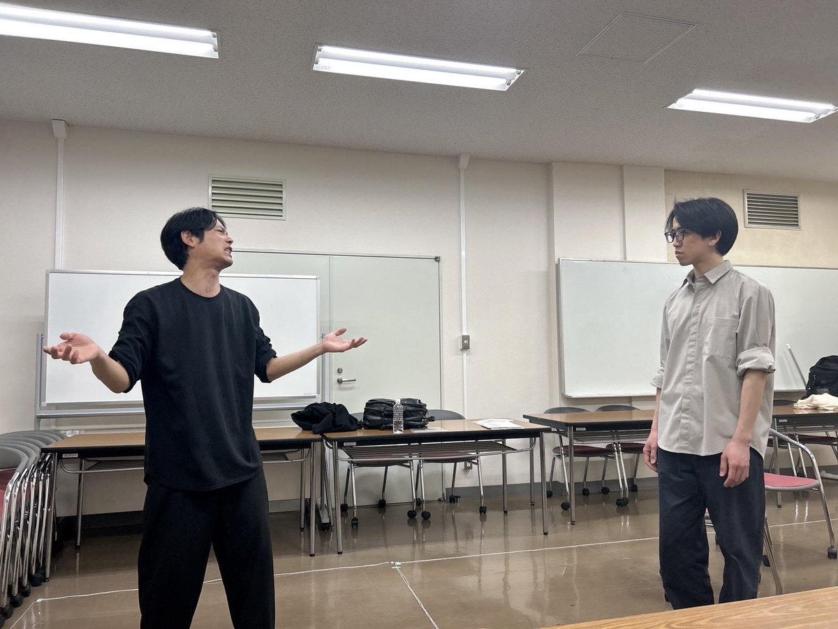 takeshisumi1's tweet photo. Ghost Note Theater
第7回公演『アイム・ダウン』

今日も今日とて集中稽古！

上演時間は80分になりそうです！

長いようで、きっとあっという間
その80分に、どれだけの密度を詰め込めるか勝負！

今日も積み上げてまいります！

ご予約はこちら↓↓↓
https://t.co/y4fCHxlydz https://t.co/AOLLrn5vaz