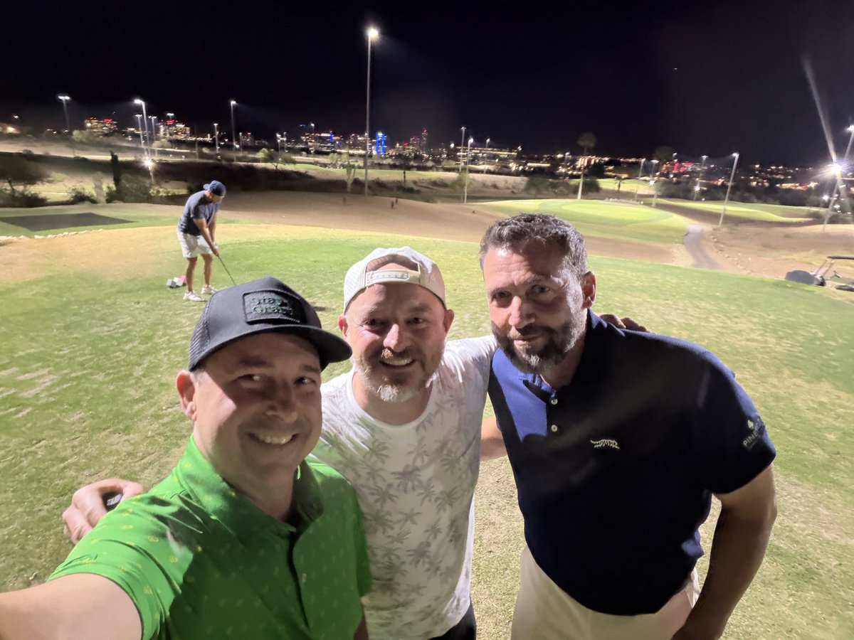 Kris Strauss tweet media