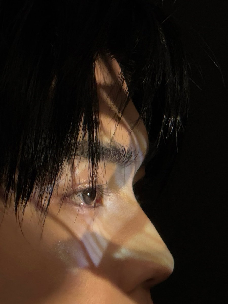 ೀ.      The way the dim light catches the grain of the film and the sharp edge of a silhouette. Think velvet nights, flickering candlelight, and a timelessness that doesn't care for modern trends. ⭑.ᐟ