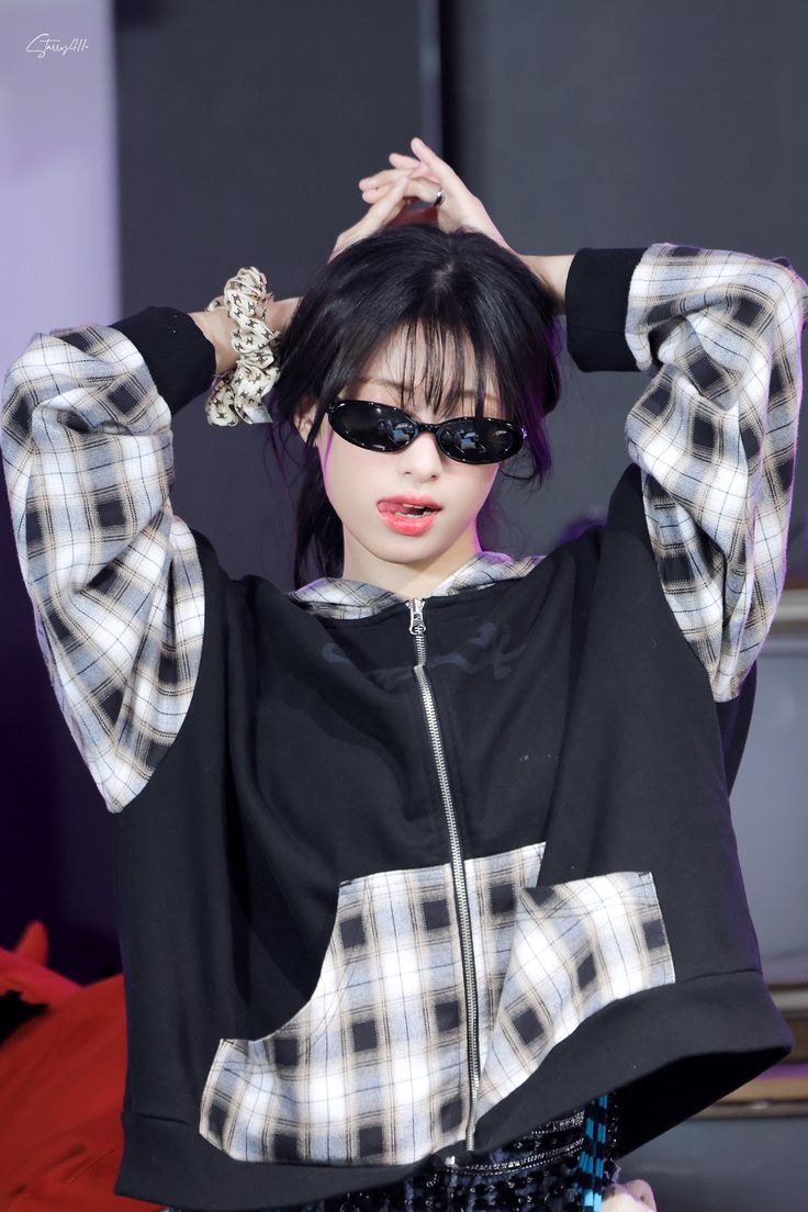 ahyeon. CHOOM tweet media