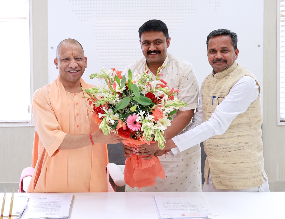 Yogi Adityanath Office tweet media