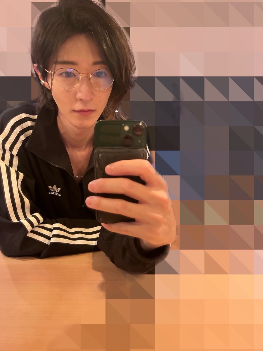 モナキ tweet media
