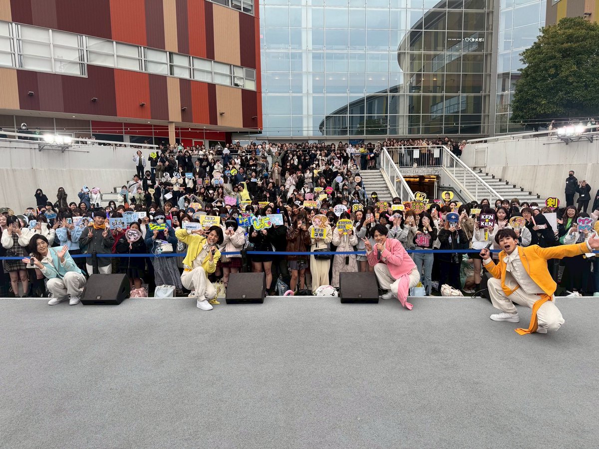 モナキ tweet media