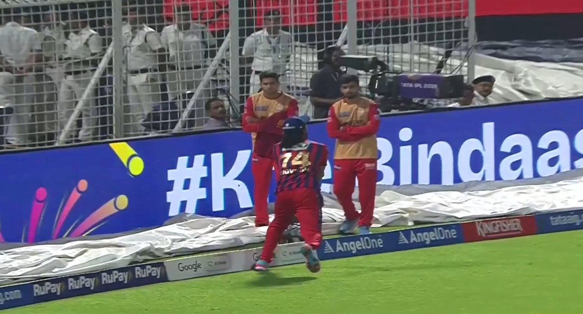 🚨 ONE MORE CONTROVERSIAL DECISION BY UMPIRE 🚨

- Off Prince Yadav’s delivery, Finn Allen played a shot and the ball went towards the boundary line, where Digvesh Rathi took the catch. However, Digvesh Rathi feet were extremely close to the boundary line. Despite that, the