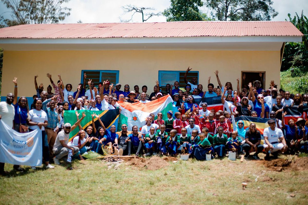 Rotaract District 9212 tweet media