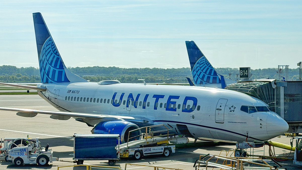 JebBrooks's tweet photo. I mean, c’mon! The -700 variant is the *best* 737!! Right?! 🤩 https://t.co/RQbY7Z2VQ4