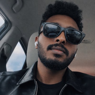 bissssha's tweet photo. #NewProfilePic https://t.co/gtyd7KuDfu