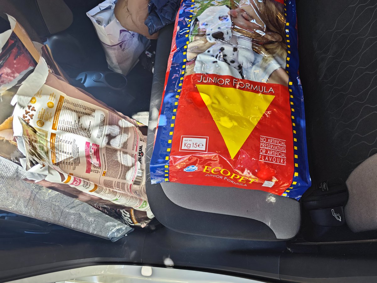 elina mpounia tweet media