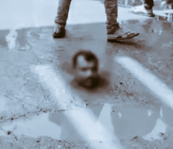 firuuufm's tweet photo. Bihar, a Muslim man, Nabi Hussain, was ki*lled by a Hindu named Rahul Chauhan by slitting his thro@t. Please Rt 🙏  😡

Nabi Hussain, a Muslim pickup driver, had just gone to the market to buy vegetables. 

He probably never imagined that a simple argument about parking would escalate so horribly. 

He stood there with a knife in his hand, showing no mercy or fear of the law.