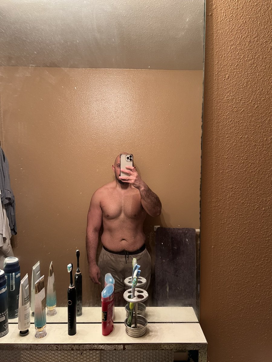 PandaMathews's tweet photo. Those 5 A.M workout warrior vibes! #summerbodyloading #morningworkouts https://t.co/VPnlI5qeXx