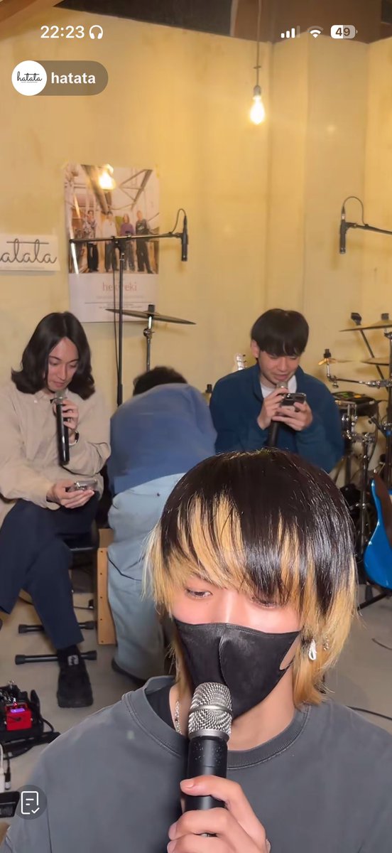 もんも tweet media