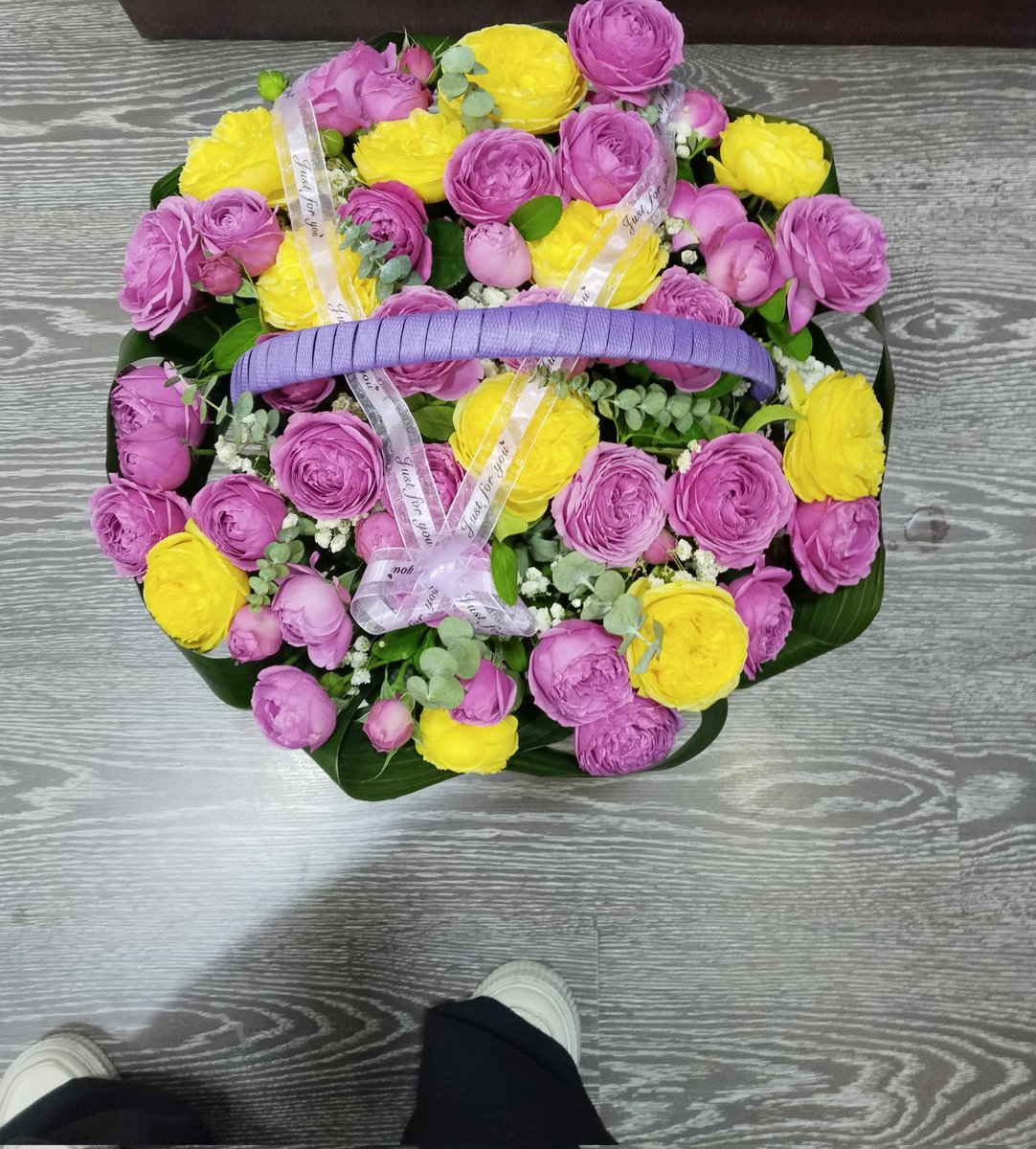 Bu yil 35 ga kirishimni oʻylasam bolaligimda 30 yoshli ayollarni koootta xotin deb hisoblaganim uchun oʻzimni kechira olmayman. Axir man hali juda yoshmankuuu. Talabalarim manga maksimum 25-26 yosh beradiku deb oʻzimni yosh qizcha hisoblab yuribman.