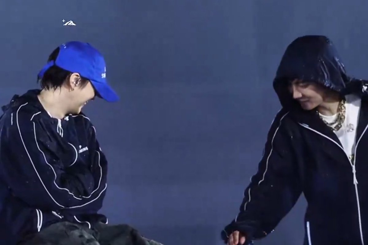 dile⁷ 🪭 new fic 📌 seeing bts vip x3 tweet media