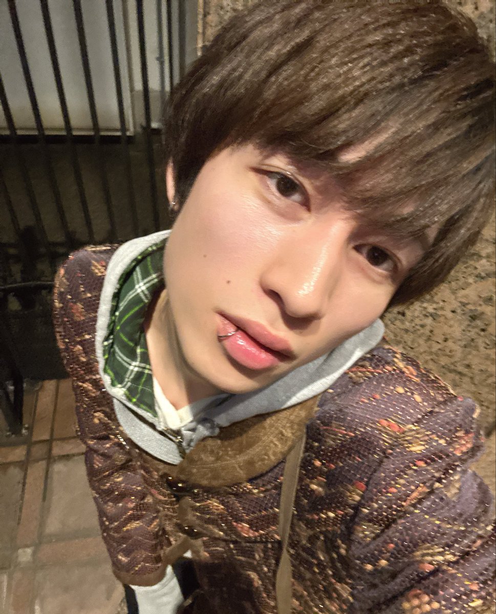 本日は誠にありがとうございました。
途中からチェキが品切れでございましたが、たくさんの仮契約をいただいて、大変嬉しゅうございました。
次回のお給仕もよろしくお願いいたします。