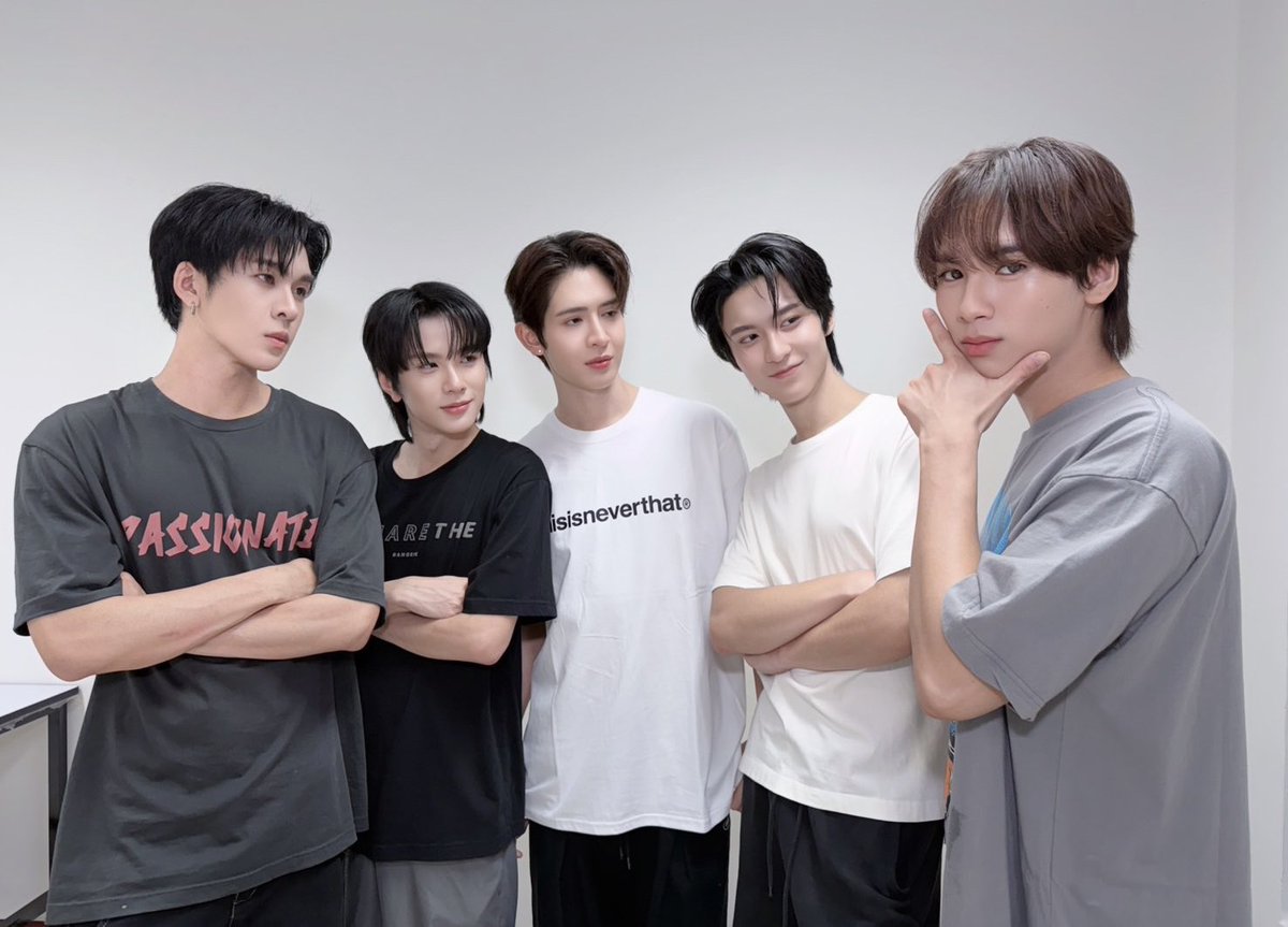 รักสุดใจนายแฟนบอย | Mr. Fanboy Series tweet media