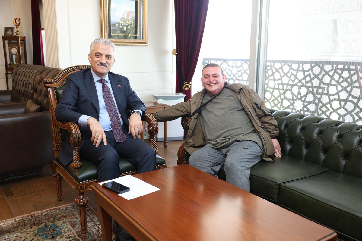 Valimiz Sayın Mehmet Makas (<a href="/makasmehmet34/">Mehmet MAKAS</a>), misafirlerini makamında kabul etti. 

Gerçekleşen ziyaretler kapsamında⤵️
➡️AK Parti Genel Merkez Siyasi ve Hukuki İşleri Başkan Yardımcısı Sayın Mehmet Yüksektepe ve Film Yapımcıları Meslek Birliği Başkanı Metin Tunçtürk,
➡️