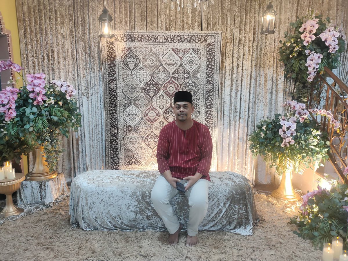 YusPlhiv's tweet photo. Hahahha dh nk dekat sebulan raya bru sempat nk upload gambar² raya....Selamat hari raya semua.... https://t.co/Ayfdd58FLu