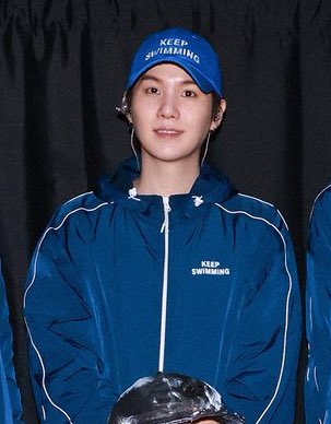 🐱ユンギあるある
(お顔がシュッとして目がぱっちりになるの♡)

Before the concert            After the concert