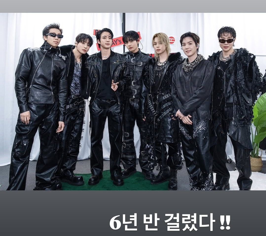 ArmyPowerMex's tweet image. [📸 INSTAGRAM] #BTS #방탄소년단 

Historia de RM en Instagram:

🐨¡Nos tomó seis años y medio!

Pero al fin regresaron 😭💜
THANK YOU BTS. 💜
PROUD OF BTS 
WE PURPLE YOU
#BTS_WORLDTOUR_ARIRANG