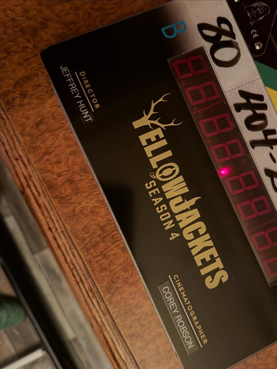 YELLOWJACKETS UPDATES tweet media