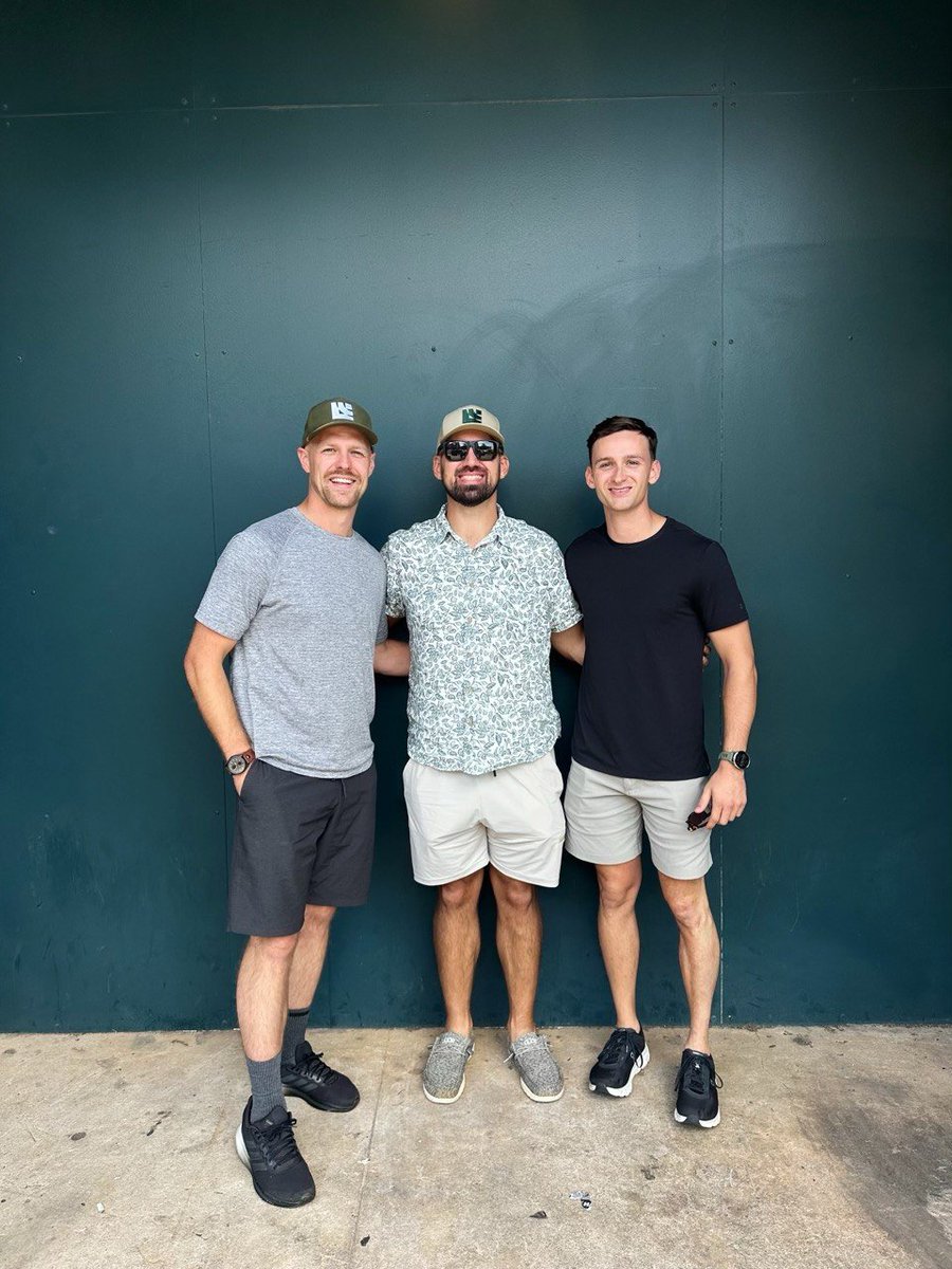 Brett Erik tweet media