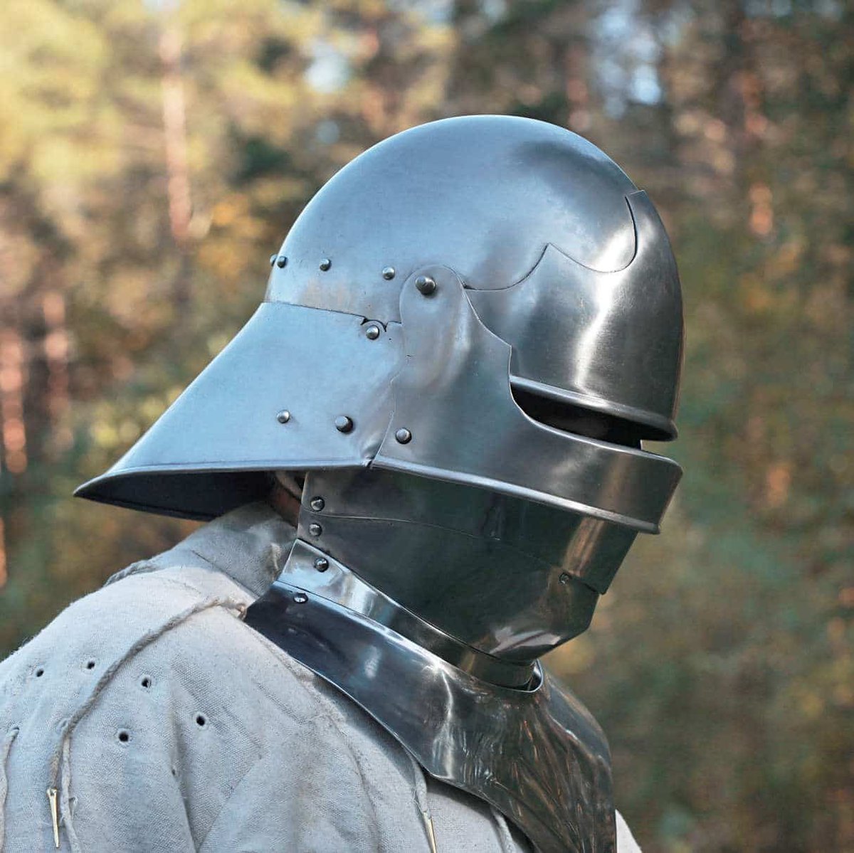 Phox_ART's tweet photo. Traced a Sallet. Original image was from Irongate Armory. https://t.co/U3kEUF8R9b