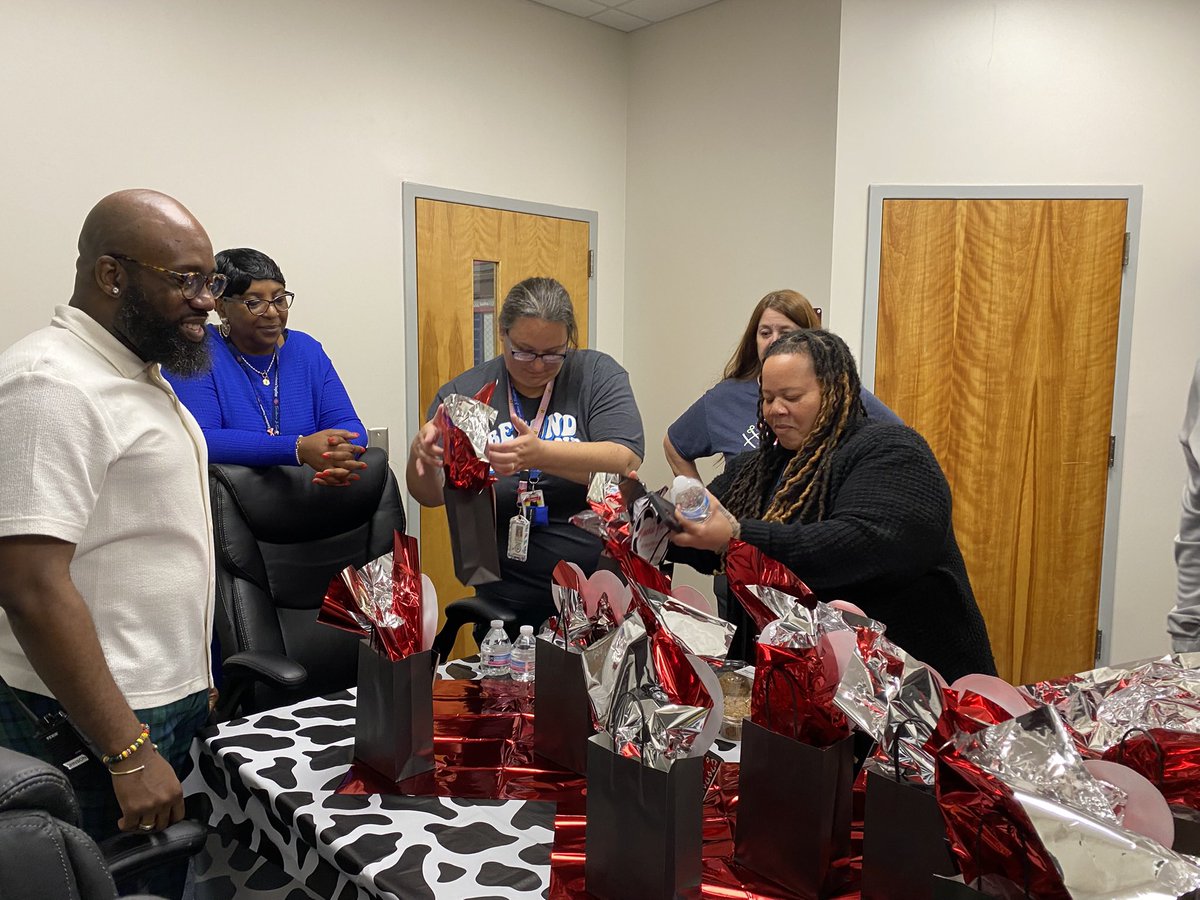 Dr. Anthony K. Johnson tweet media