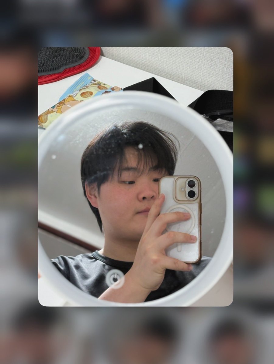 윤애반 tweet media