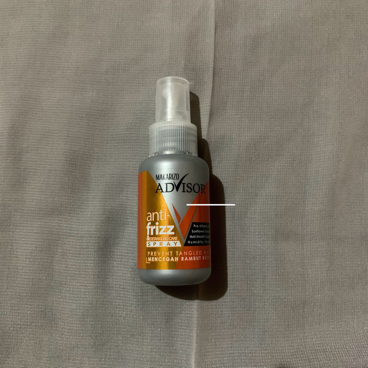ojikyu's tweet photo. wts haircare makarizo anti-frizz, sisa se yang aku tandain ya guys masih lumayan banyak kok, dijual krn di aku tidak cocok huhuuuu💔

💵: 20K only inc all https://t.co/KBaVIG9kHi