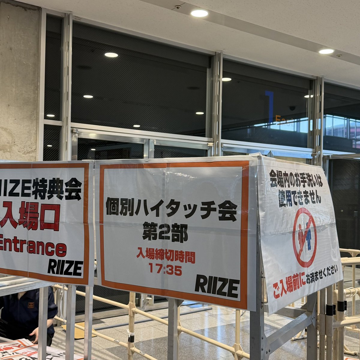 sara🧡 tweet media