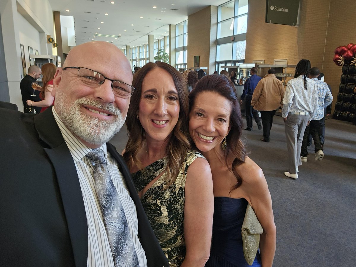 A great evening in Kansas City at the AAKC 2026 Crystal Merit Awards &amp; Las Vegas Night! Celebrating excellence across the multifamily industry with a fun and memorable twist.
#RediCarpet #MultiFamily #WeAreRedi #AAKC