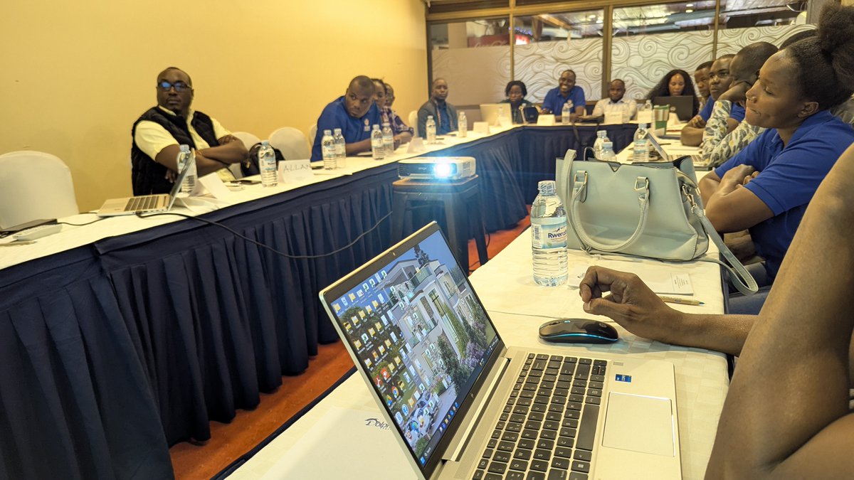 BiyinzikaUg's tweet image. Today, we convened our Agric Cycle Meeting, aligning teams on priorities and reinforcing our focus on execution excellence and client value

#BiyinzikaPoultryUgandaLtd #Teamwork #TeamAlignment