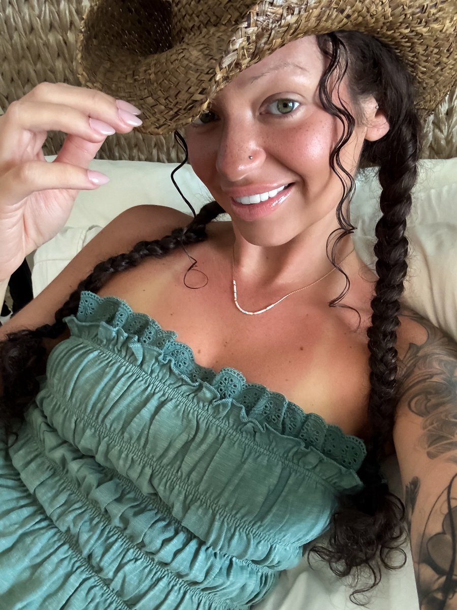 Casey Mae tweet media
