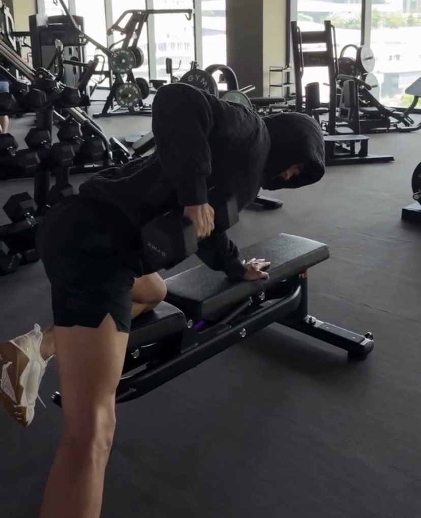 fororonly tweet media