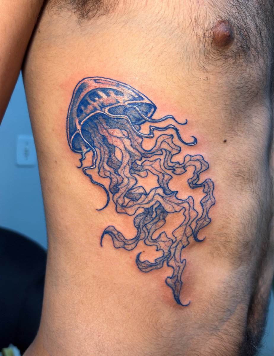 aalleeqqss tweet media