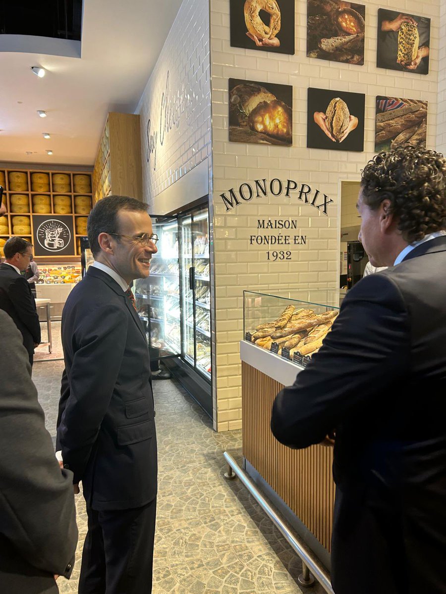 ArnaudPescheux's tweet photo. A slice of 🇫🇷 in the heart of Doha.

@MonoprixQatar brings its signature blend of quality and elegance to Qatar and judging by the crowds, 🇶🇦 consumers have made it their own.

A welcome contributor, too, to  Qatar’sfood security agenda.

Great to see the brand thriving here. https://t.co/mBK060cuwE