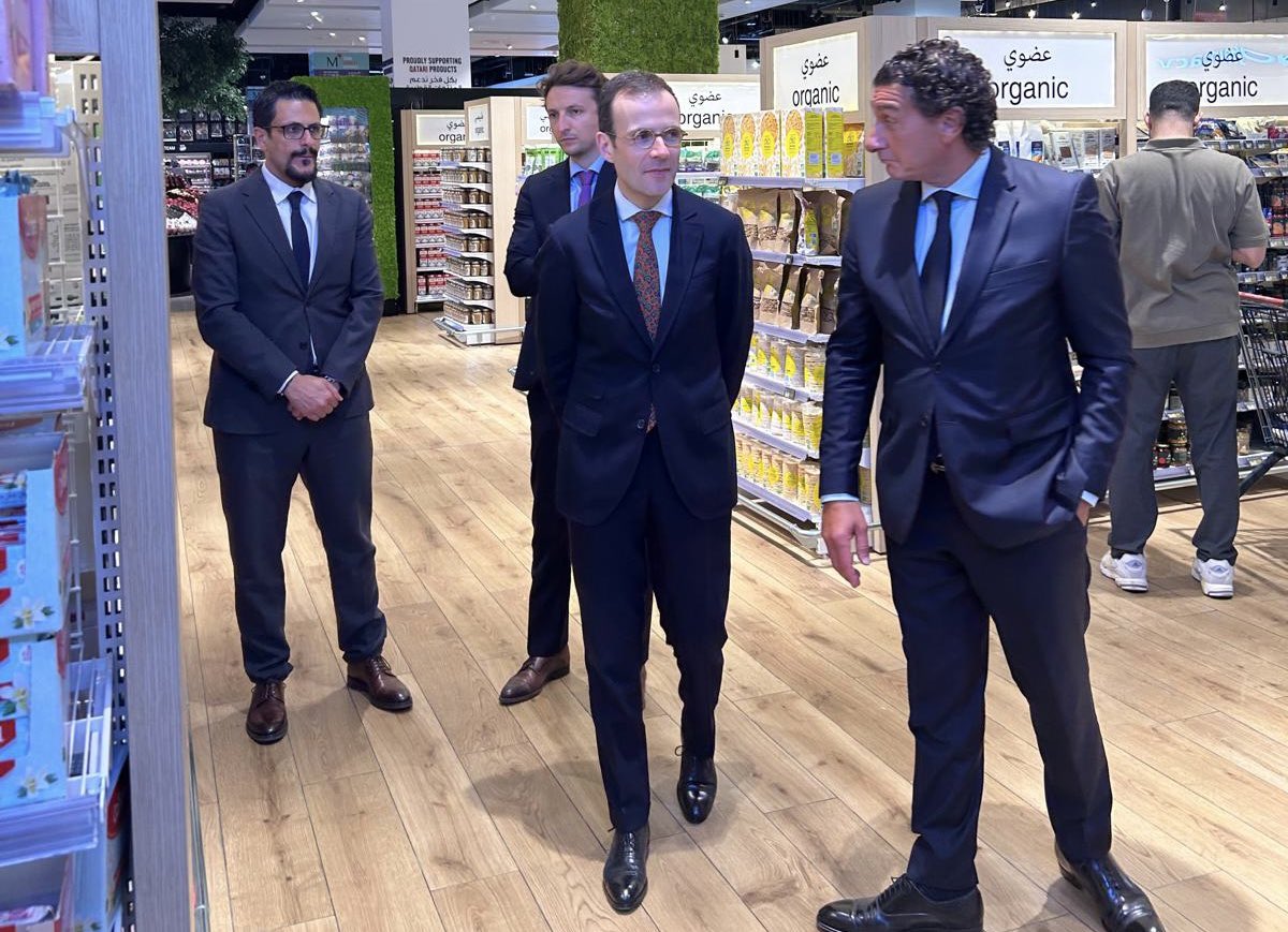 ArnaudPescheux's tweet photo. A slice of 🇫🇷 in the heart of Doha.

@MonoprixQatar brings its signature blend of quality and elegance to Qatar and judging by the crowds, 🇶🇦 consumers have made it their own.

A welcome contributor, too, to  Qatar’sfood security agenda.

Great to see the brand thriving here. https://t.co/mBK060cuwE