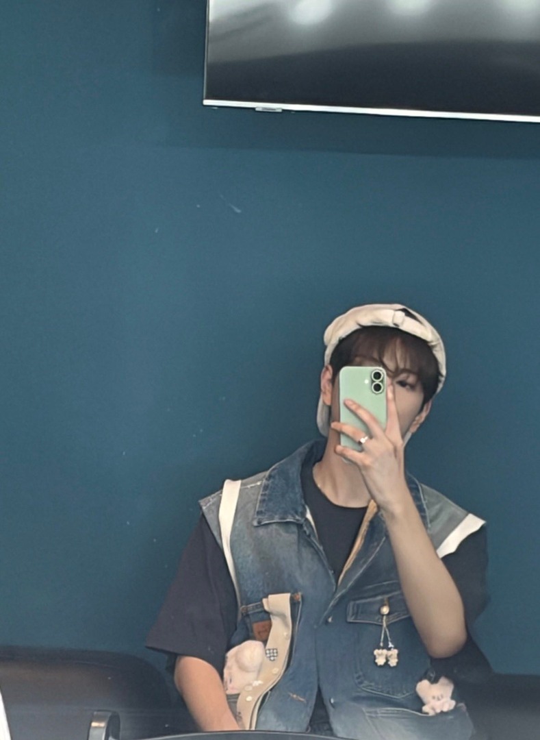 Woodsy Corner. tweet media