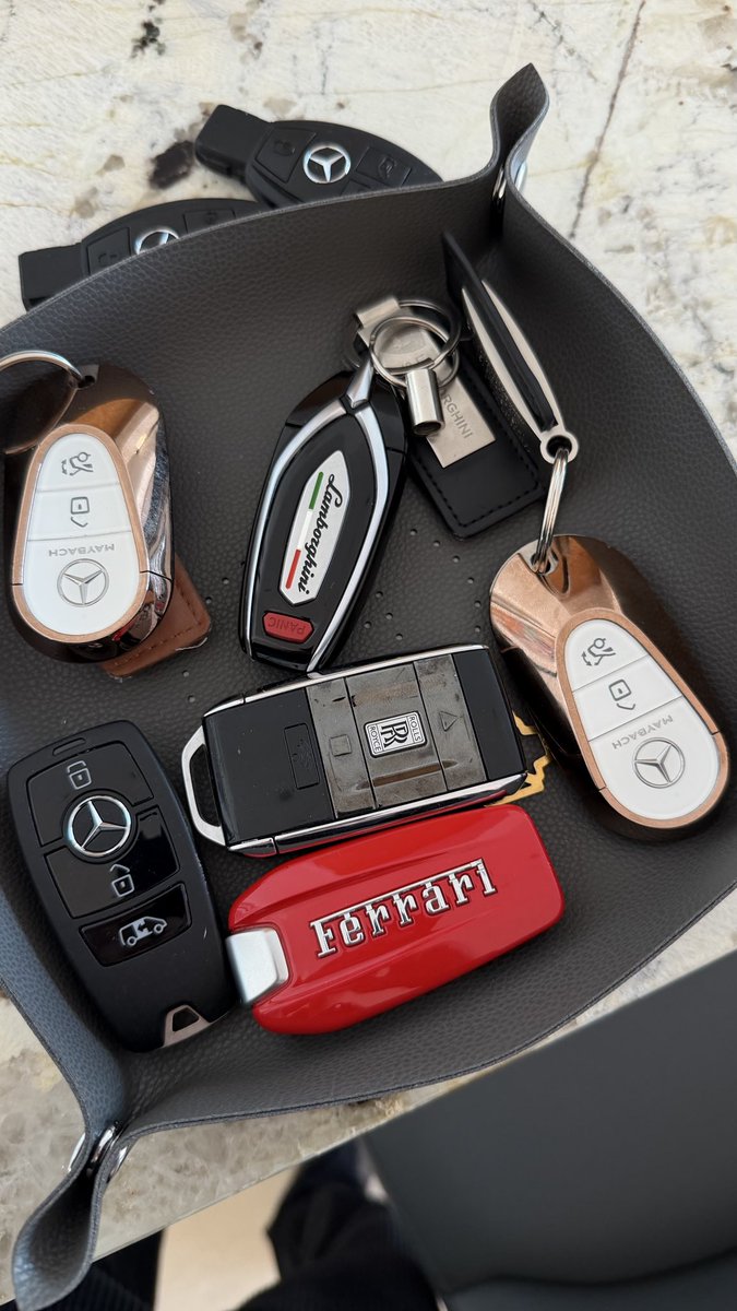 MEMO SALINAS tweet media