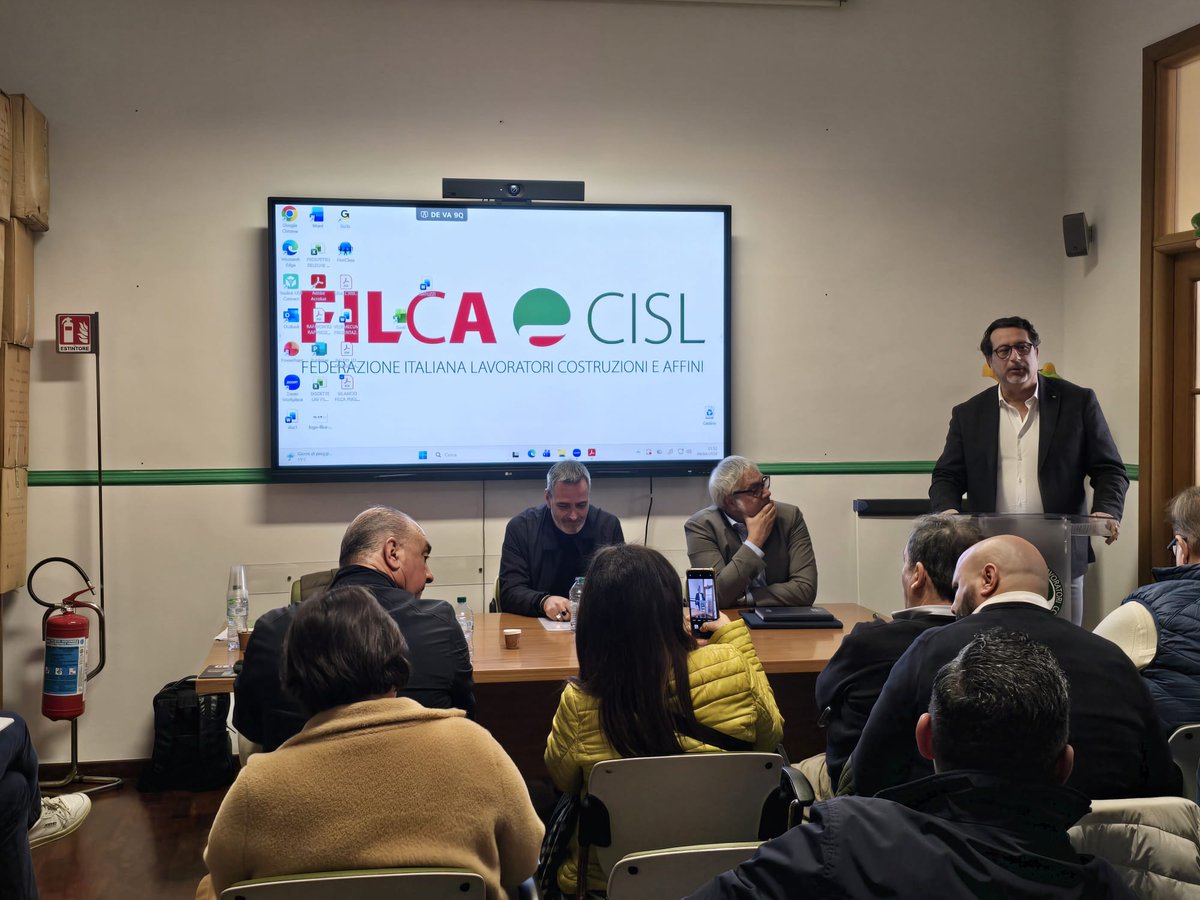 filcacislpuglia's tweet image. Oggi a #Bari Esecutivo della Filca-Cisl #Puglia, con i segretari generali della #Cisl regionale Antonio Castellucci, e della Filca Puglia, Antonio Delle Noci. Nel corso dei lavori è stato approvato il bilancio consuntivo della struttura.