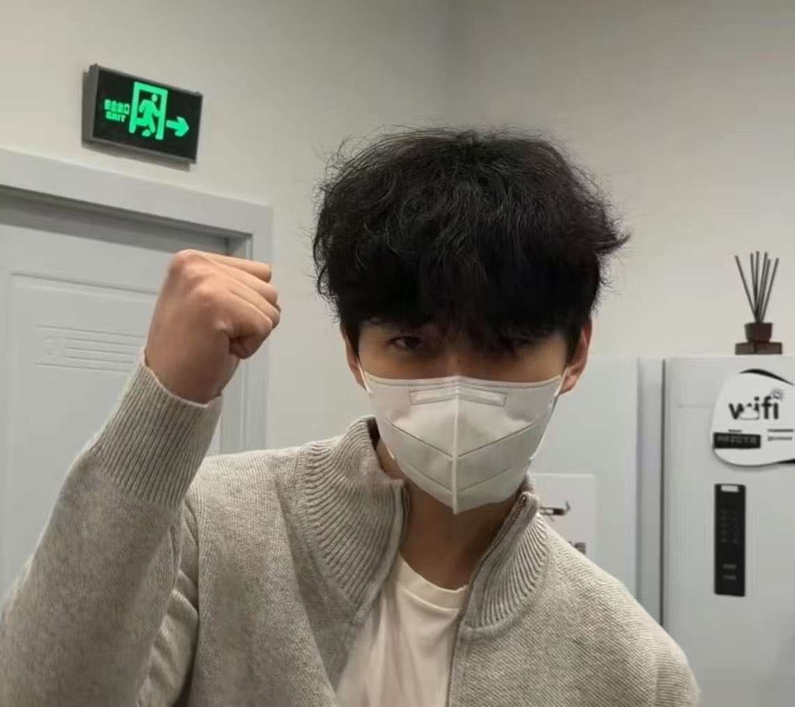 AbbySatine's tweet image. 头发一直都很浓密呢
喜欢不加修饰的发型😍

#이준호 #LEEJUNHO
#ALWAYS #O3Collective