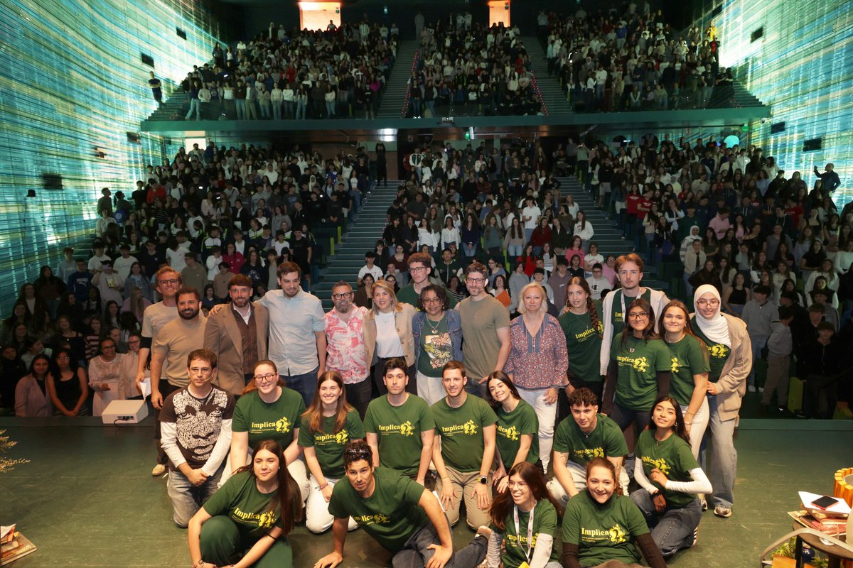 El mayor jurado literario del mundo está en #Cartagena. Este año 8.000 jóvenes forman votan en los premios <a href="/MandaracheHache/">Premio Mandarache Hache</a>, un modelo de éxito que estamos expandiendo a las "Cartagenas" del otro lado del Atlántico.

Tras los encuentros con los autores finalistas, la semana que