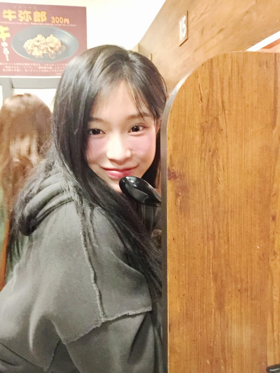 GahyunPress's tweet photo. 260409 - Lee Seoyul (Gahyun) #이서율 #LEESEOYUL #SEOYUL #드림캐쳐 #가현 (fox._.zzlo_) Instagram updates

"Ramen🤪🥟" https://t.co/JOUV8IE13J